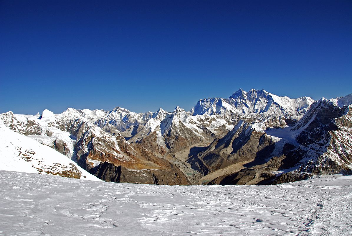 13 07 Kangtega, Cho Oyu, Gyachung Kang, Pumori, Malanphulan and Ama Dablam, Nuptse, Everest, Lhotse, Lhotse Middle, Lhotse Shar, Peak 38, Shartse, Peak 41 From Mera Peak Eastern Summit